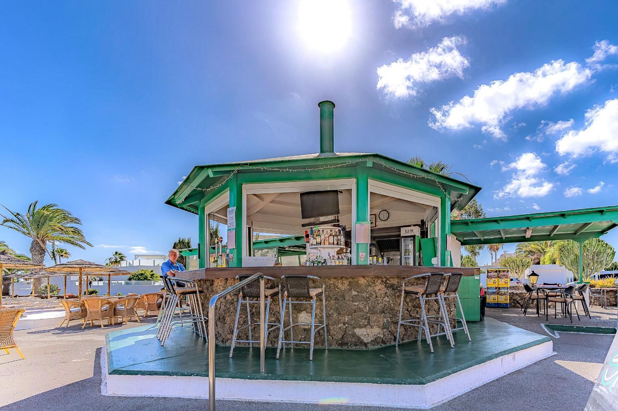 Fantástico apartamento en Las Coronas, gran terraza con vistas al mar y recién reformado completamente Costa Teguise Extérieur photo