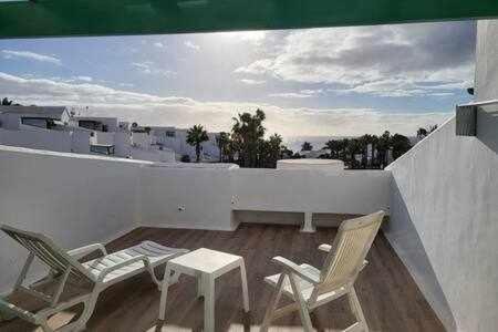 Fantástico apartamento en Las Coronas, gran terraza con vistas al mar y recién reformado completamente Costa Teguise Extérieur photo