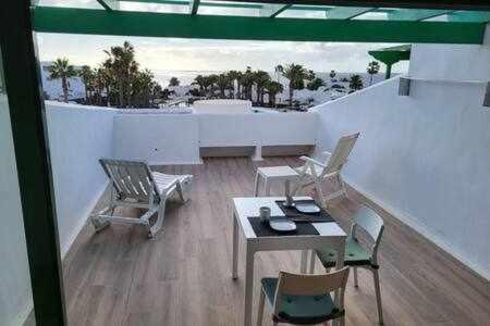 Fantástico apartamento en Las Coronas, gran terraza con vistas al mar y recién reformado completamente Costa Teguise Extérieur photo